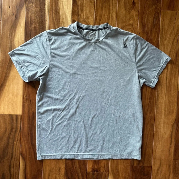 Reebok Activewear Dri-Fit Shirt size XL - Picture 1 of 2